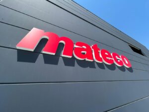 lletres corpories grans dimensions mateco montmelo 02 - Rotulación Barcelona