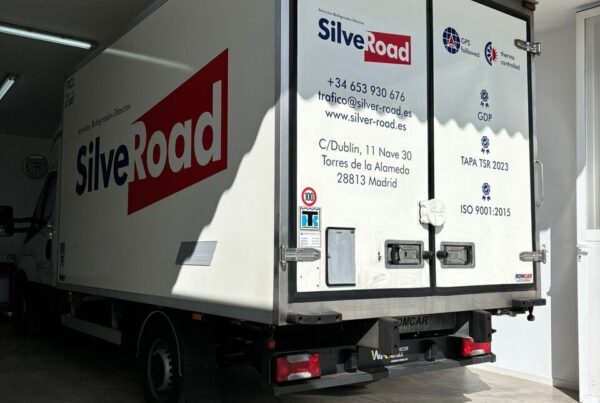 rotulacion camiones frigorificos empresa transporte 01 - Rotulación Barcelona